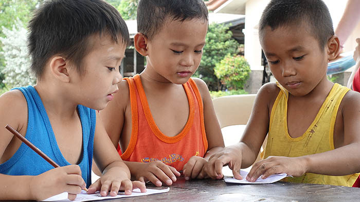 MaZ: Bildung für Kids in Manila