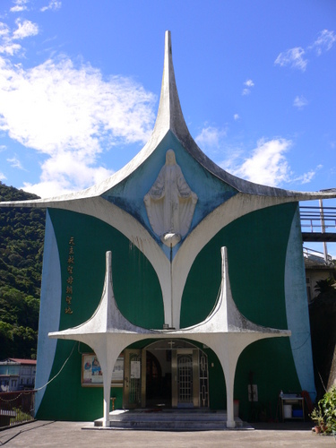 Kirche Maria Hilf in Wulai, Taiwan, die P. Andreas Mohr SDS errichtet hat / P. Andreas Pan
