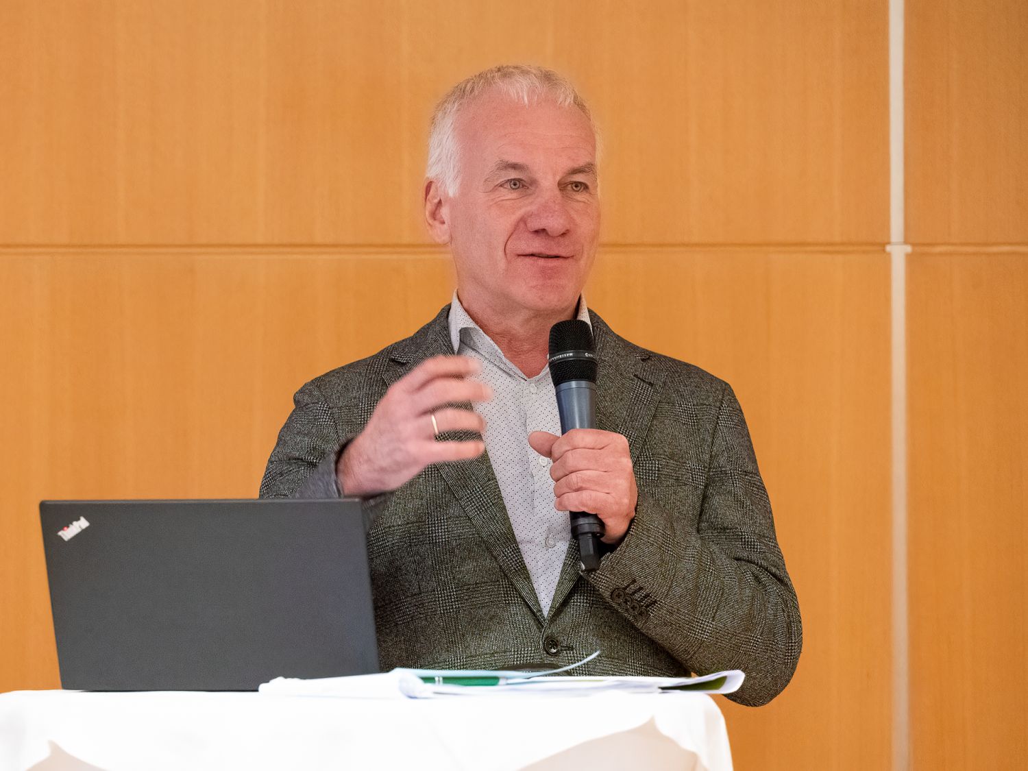 'Wir brauchen ein anderes Männerbild, auch wenn dies Einschnitte bedeutet', fordert der Forschunsgexperte Erich Lehner. / Martin Eder 'Wir brauchen ein anderes Männerbild, auch wenn dies Einschnitte bedeutet', fordert der Forschunsgexperte Erich Lehner.