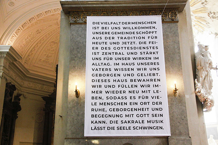 Austellung 800 Jahre Michaelerkirche am 3. Oktober 2021 / Manu Nitsch 2021 Austellung 800 Jahre Michaelerkirche am 3. Oktober 2021
