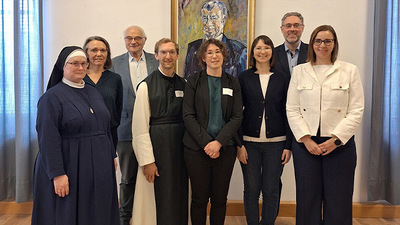 Der neu gewählte Vorstand der ARGE Ordensarchive (v.l.): Sr. Clara Maria Neubauer, Karin Mayer, P. Peter van Meijl (stv. Vorsitzender) , P. Aloysius M. Zierl, Iris Fichtinger, Angelika Kölbl, Lukas Winder und Vorsitzende Miriam Trojer